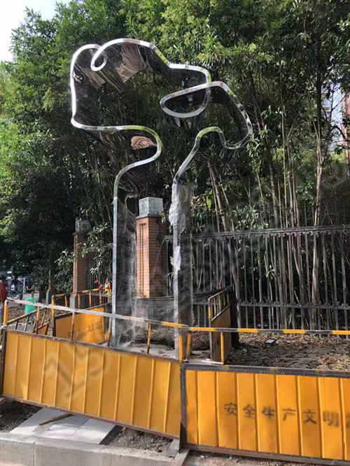 贵州城市景观_抽象尺子雕塑_大型不锈钢量具制作